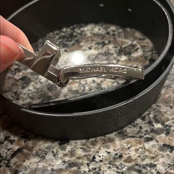 Michael Kors reversible black belt - Picture 2 of 7